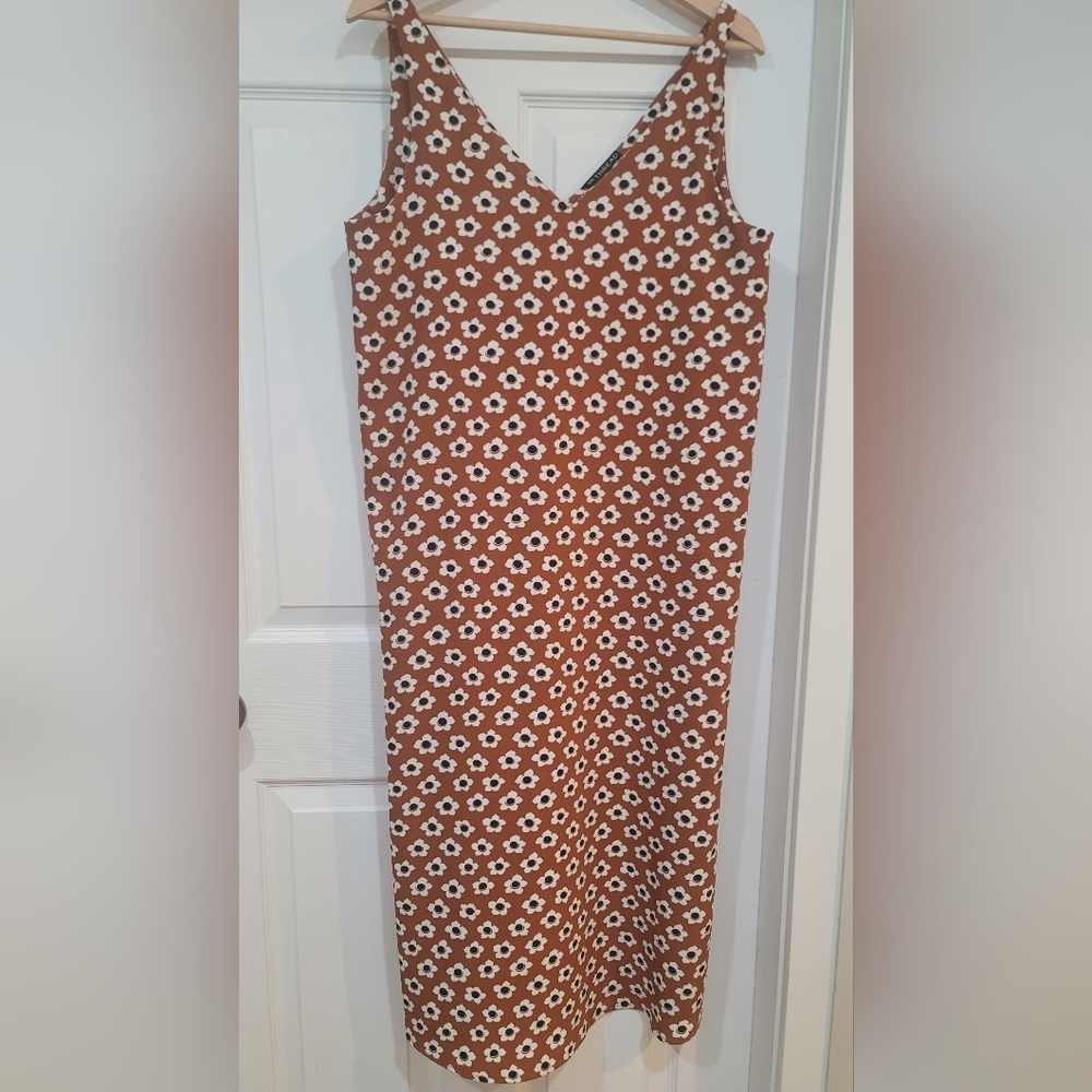 en THREAD Floral V Neck Side Slit Midi Slip Dress